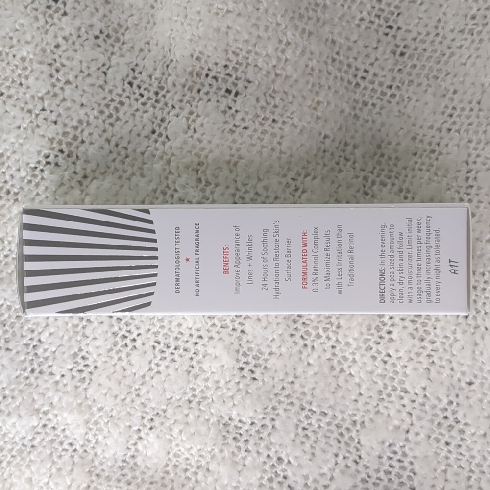 First Aid Beauty 0.3% Retinol Complex Serum with Peptides, 30ml/1.0fl oz - Picture 7 of 10